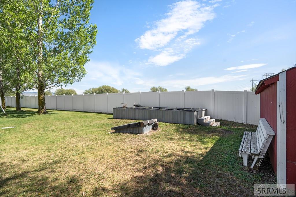 853 E 900 N Property Photo 62