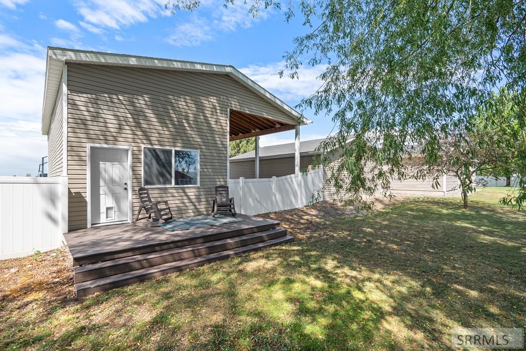 853 E 900 N Property Photo 64
