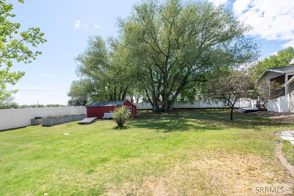 853 E 900 N Property Photo 67