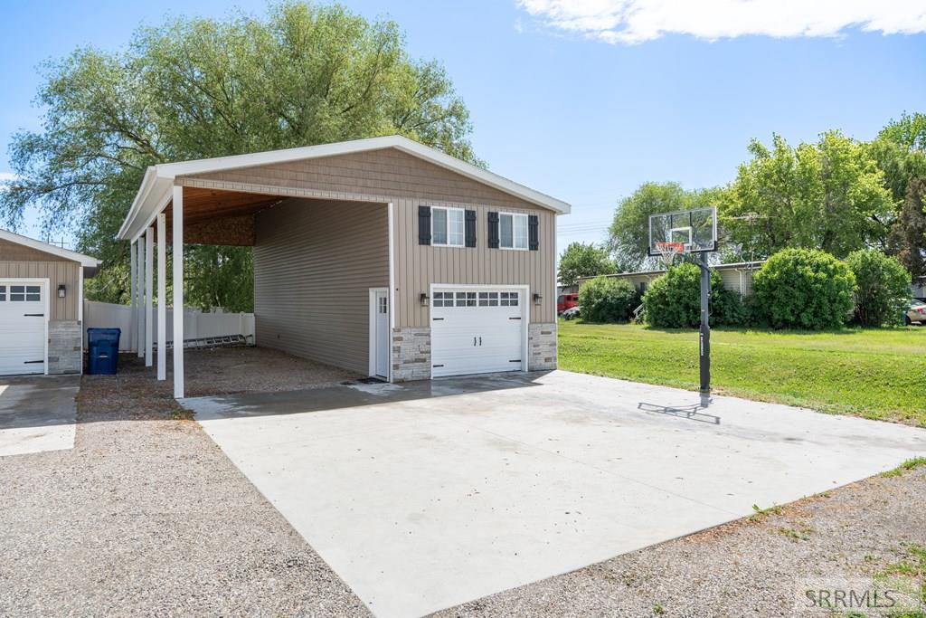 853 E 900 N Property Photo 72