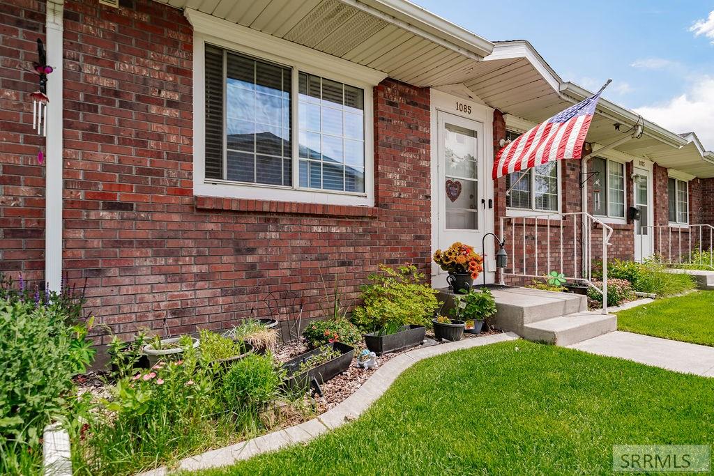 1085 Canal Property Photo 3