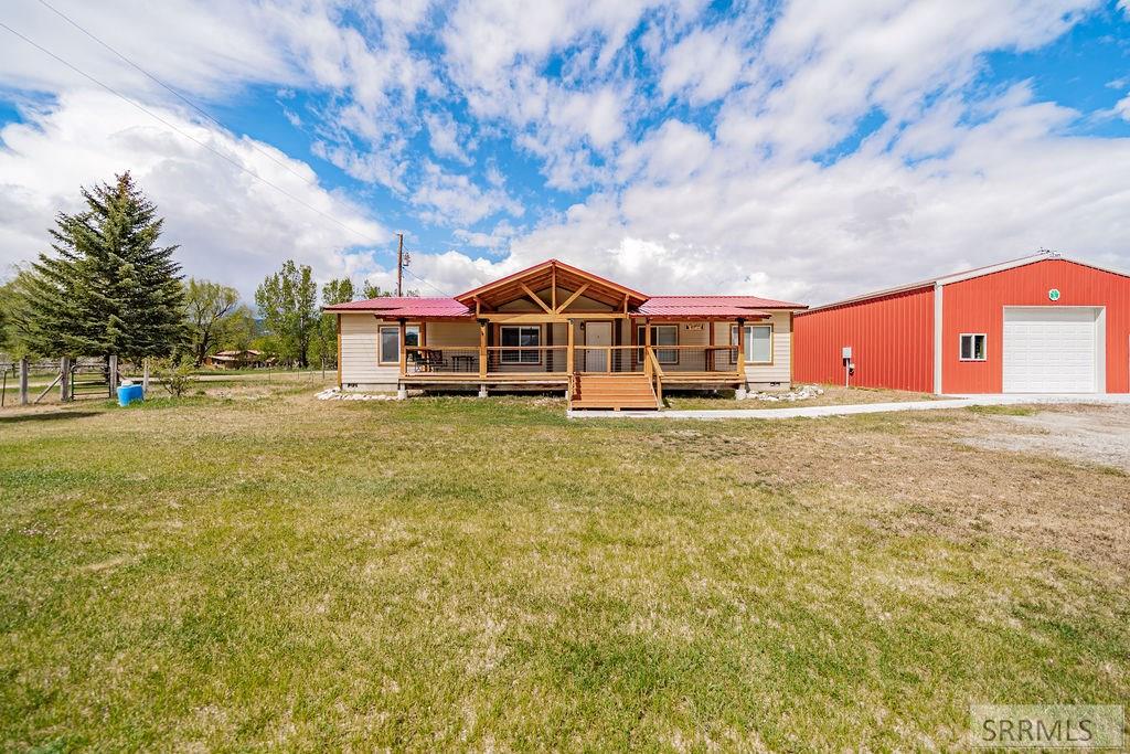561 Irwin North Road Property Photo 3