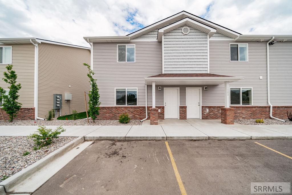 2015 1501 Lawrence Lane # 1501 Property Photo 1