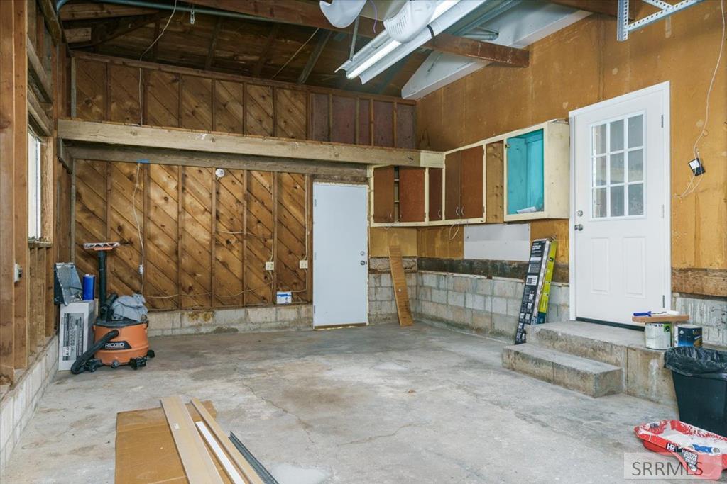 511 E Poplar Street Property Photo 32