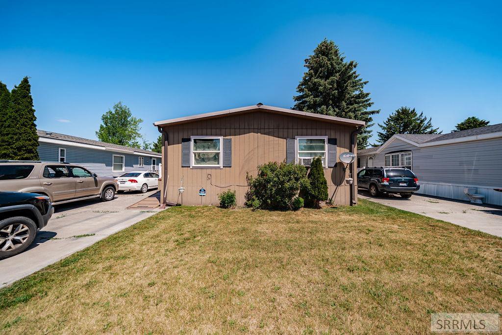 2167 E Pinewood Place Property Photo 1