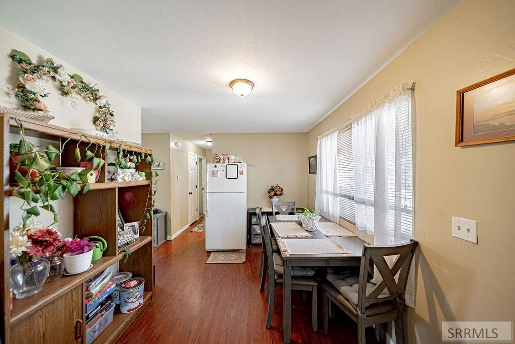 2167 E Pinewood Place Property Photo 11