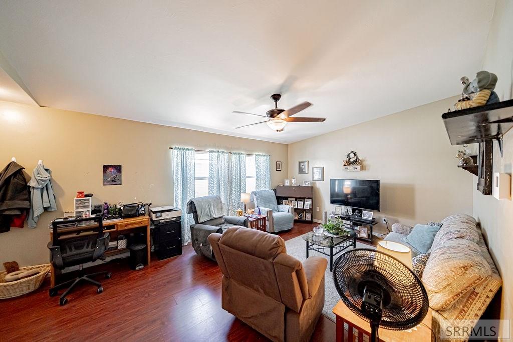 2167 E Pinewood Place Property Photo 14