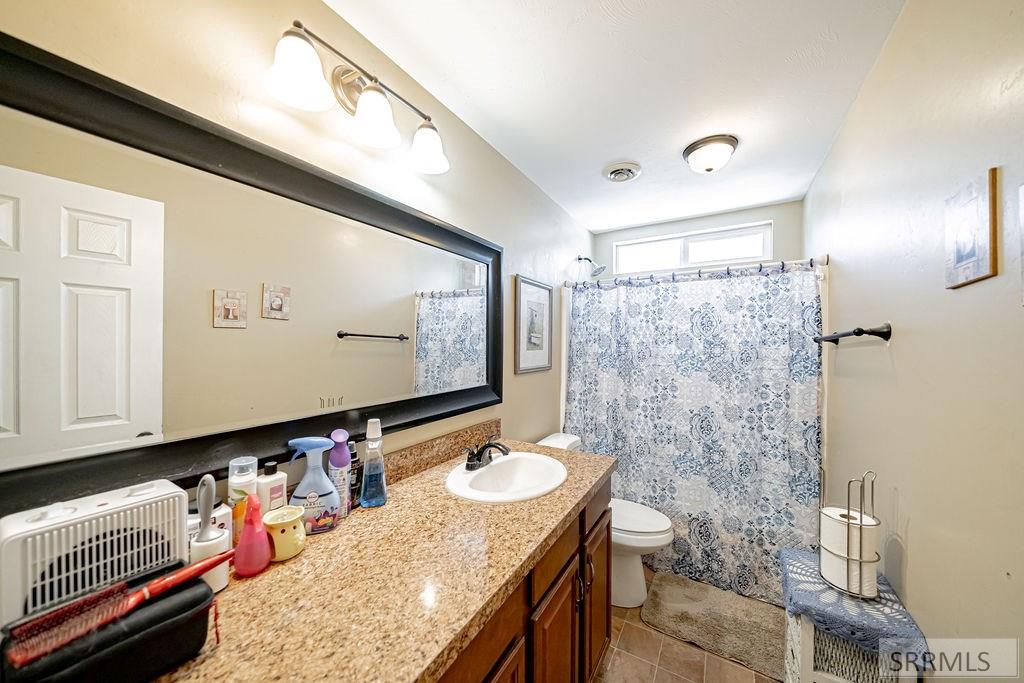 2167 E Pinewood Place Property Photo 36