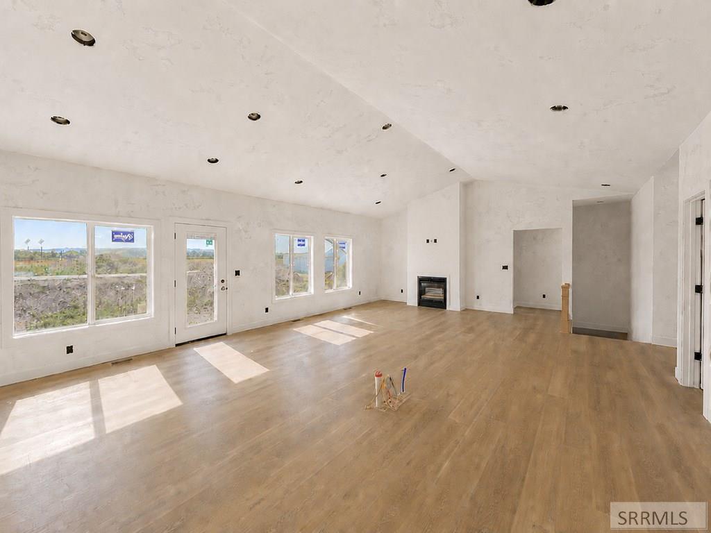 566 Stonebridge Property Photo 9
