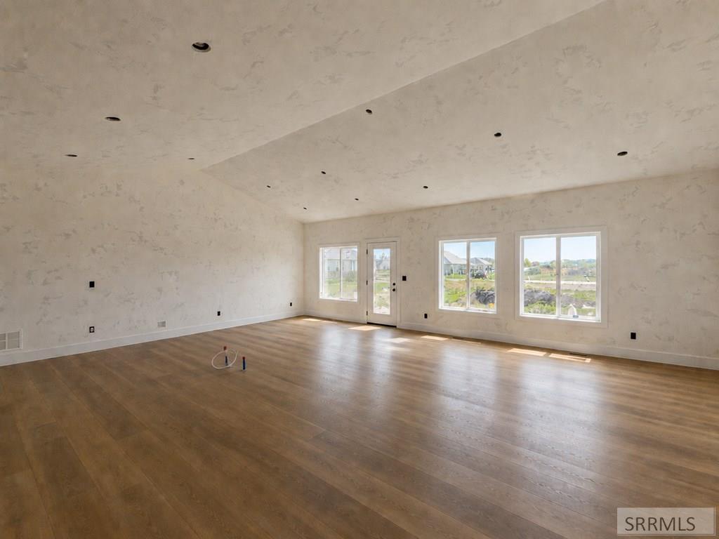 566 Stonebridge Property Photo 10