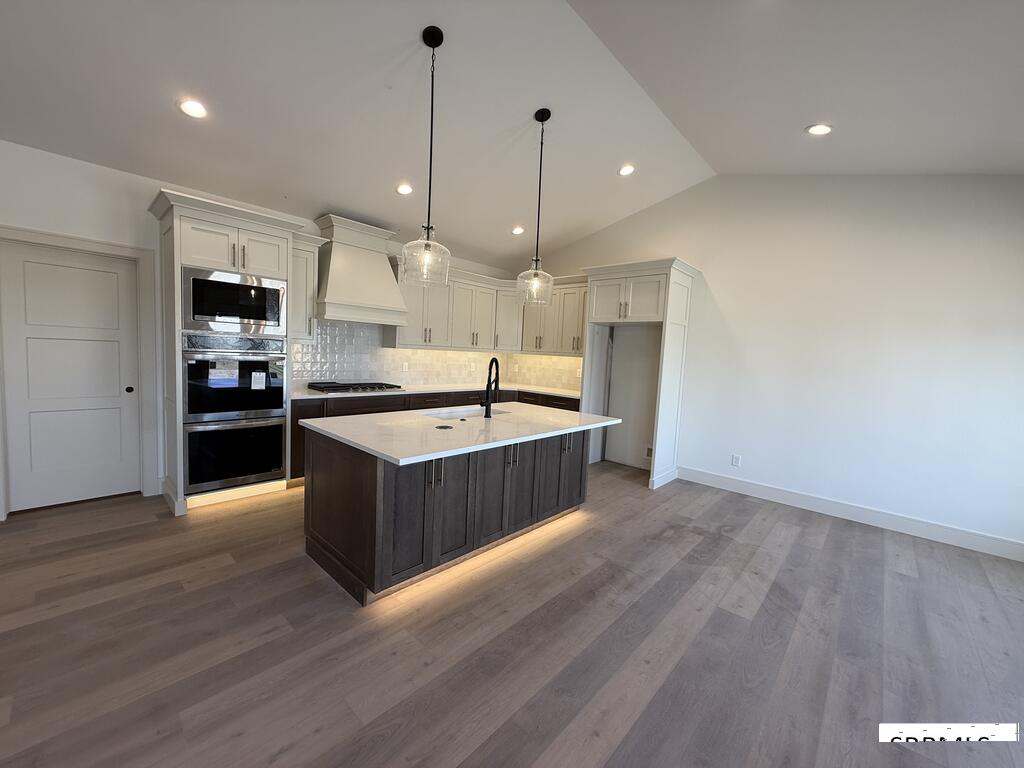 566 Stonebridge Property Photo 15