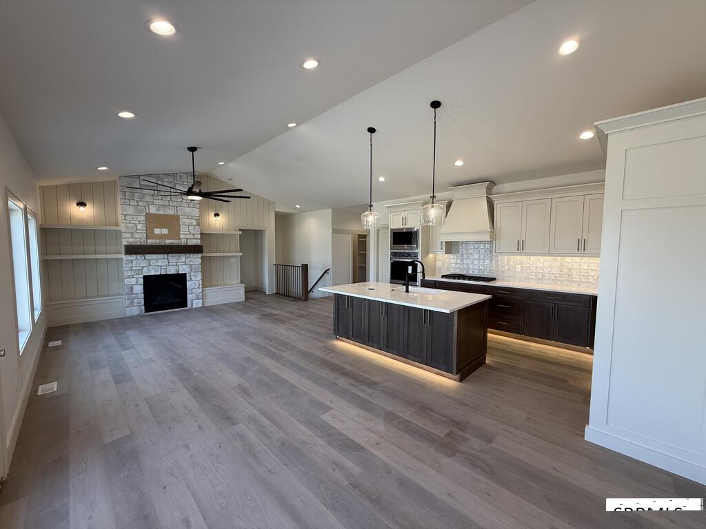 566 Stonebridge Property Photo 17