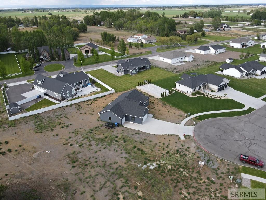 1104 Cypress Loop Property Photo 6
