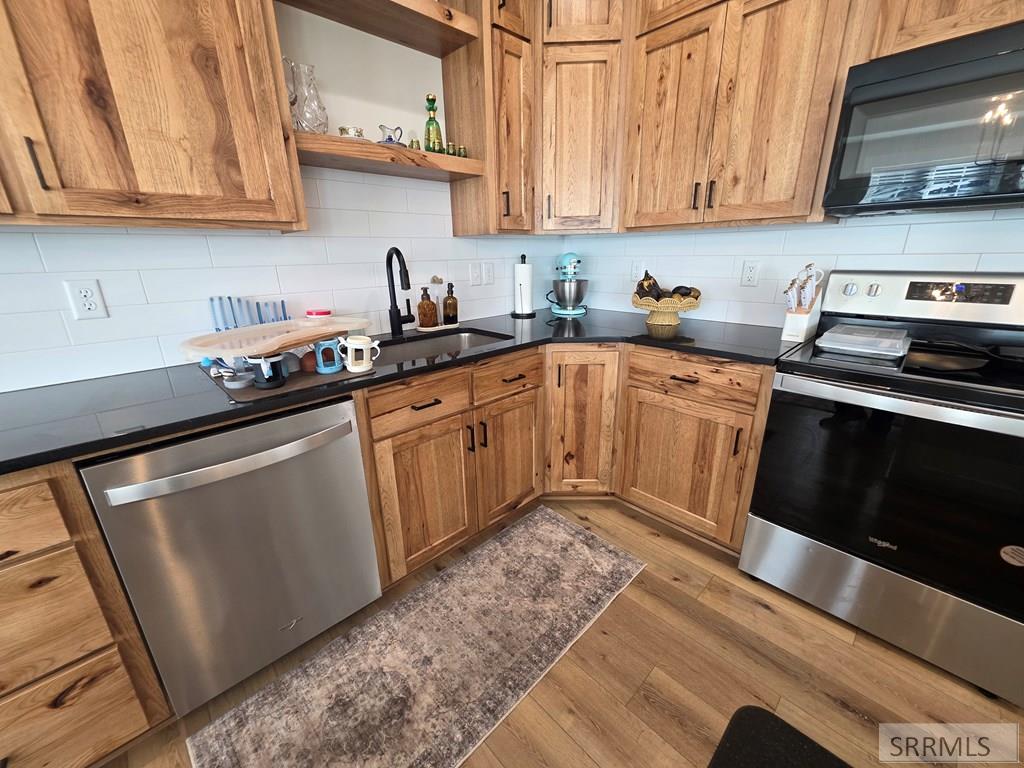 1104 Cypress Loop Property Photo 16