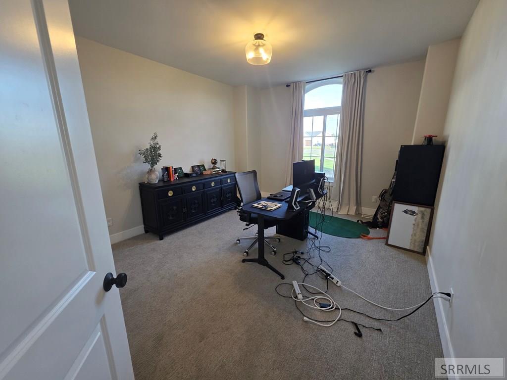 1104 Cypress Loop Property Photo 34