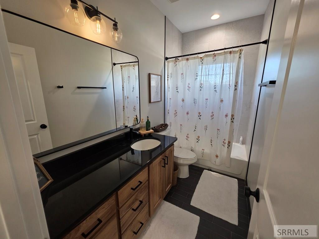 1104 Cypress Loop Property Photo 36
