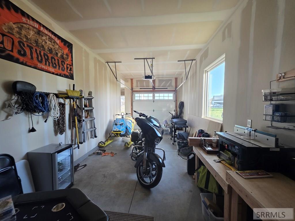 1104 Cypress Loop Property Photo 39