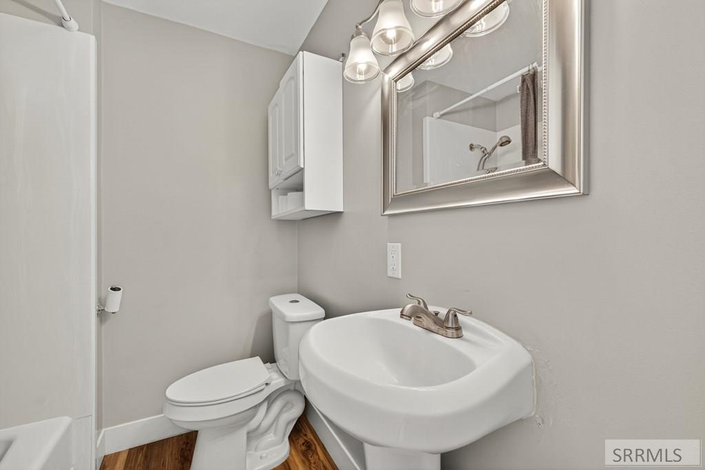 146 E 9th Street Property Photo 13