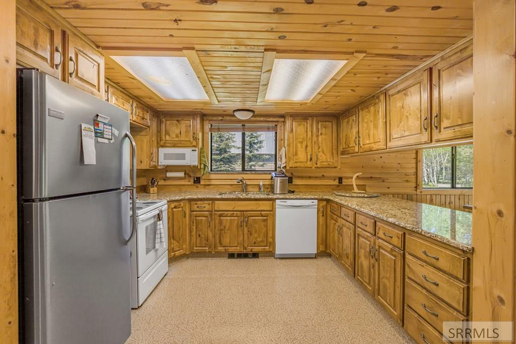 4001 Otter Trail Property Photo 17