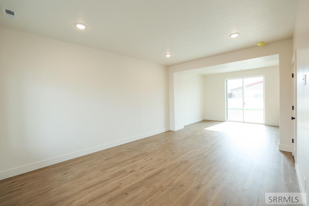 1180 Sharra Avenue Property Photo 7