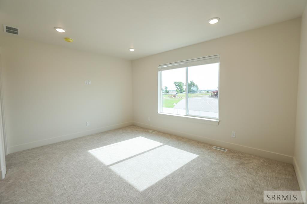 1180 Sharra Avenue Property Photo 9
