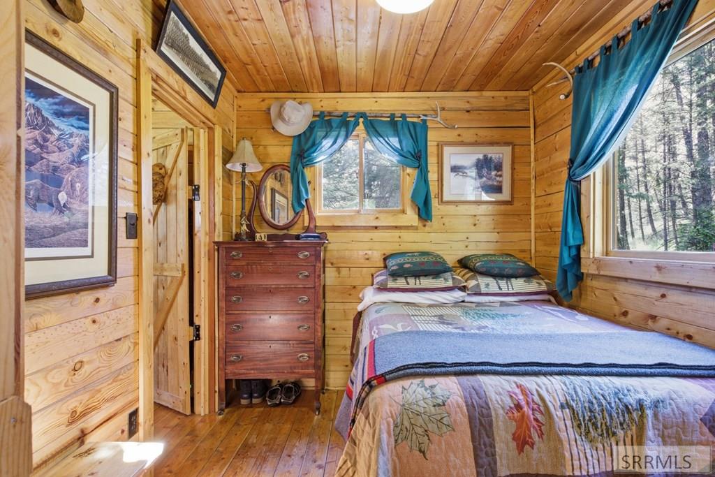 21 Pinetree Drive Property Photo 10
