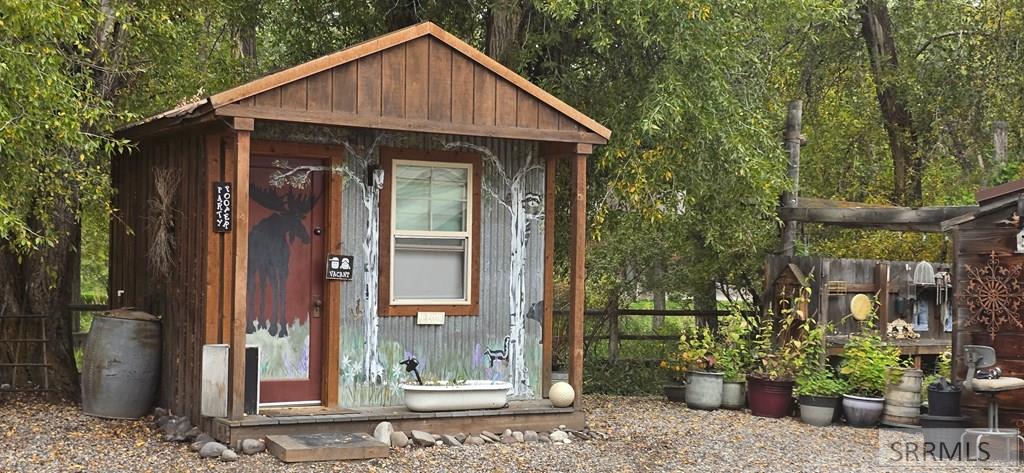 448 N 4108 E Property Photo 22