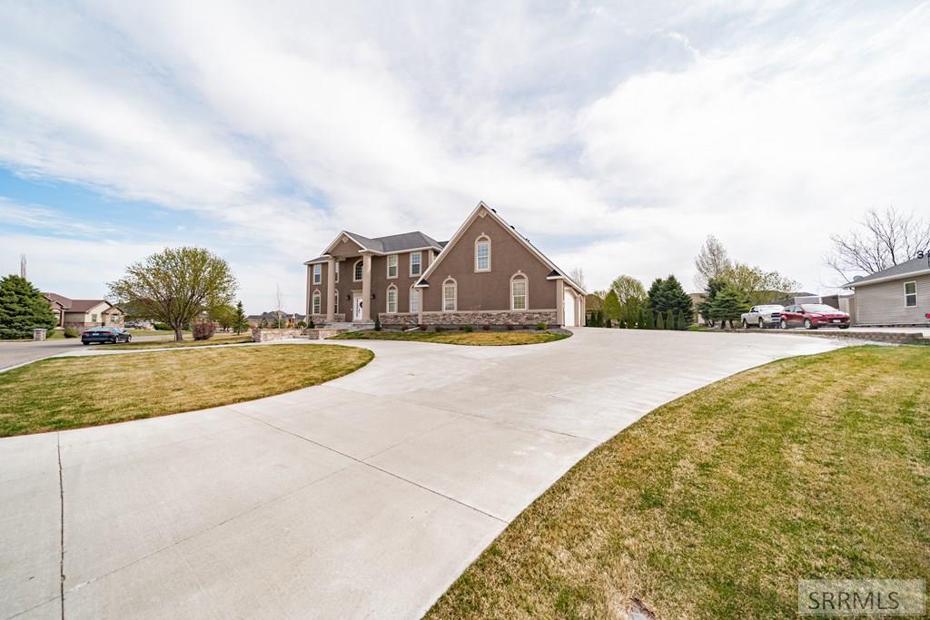 5930 E Pheasant Drive Property Photo 4