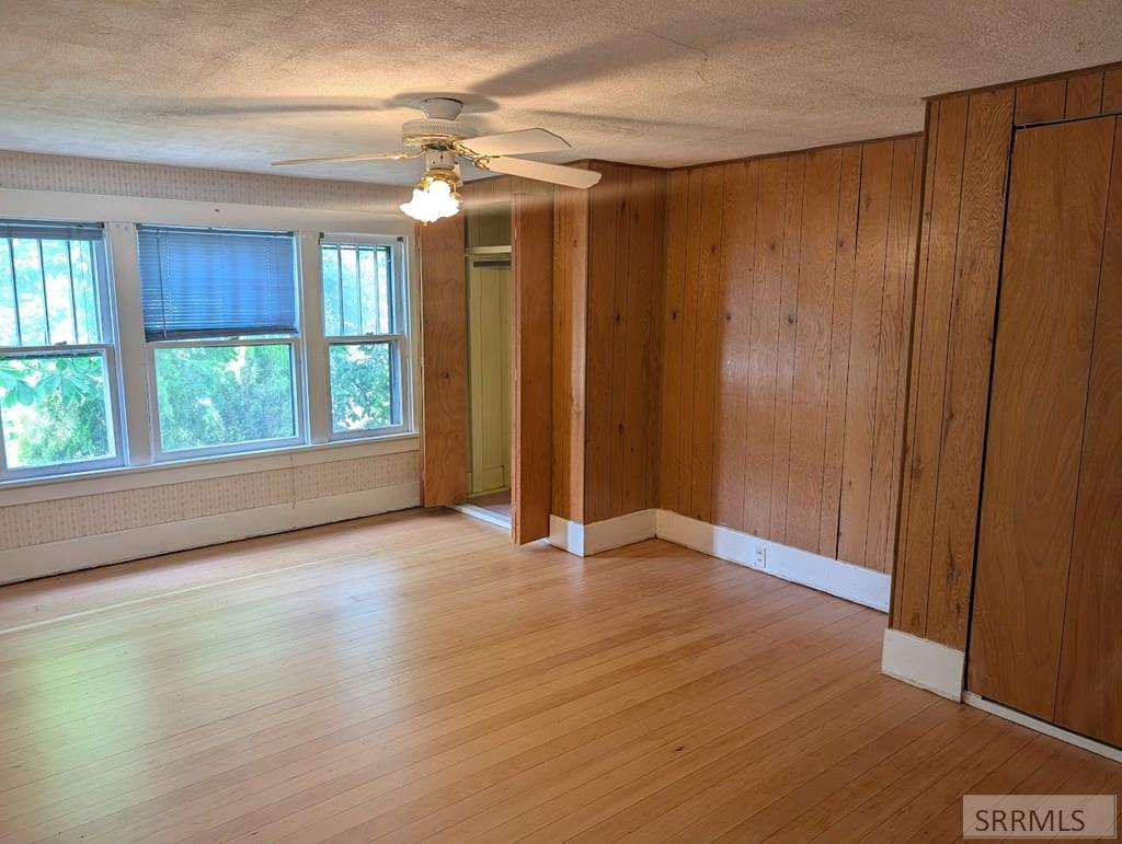 291 W 1 S Property Photo 13