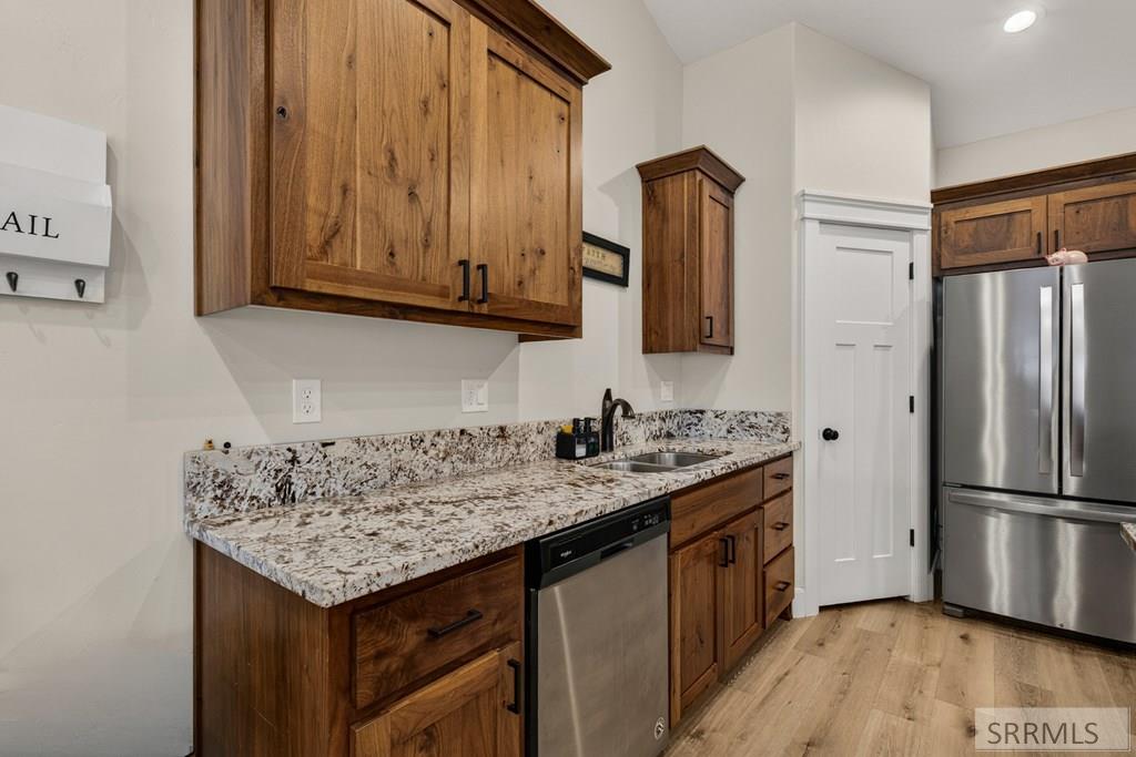 233 Park View Loop Property Photo 10