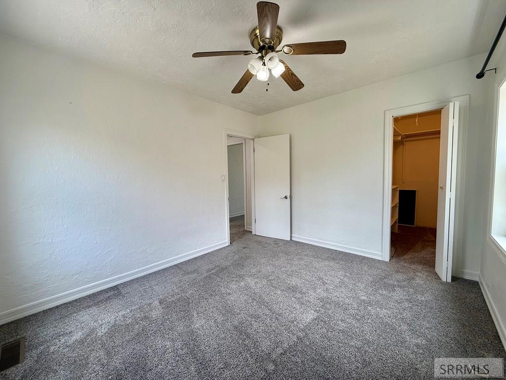 323 E 13th Street Property Photo 13