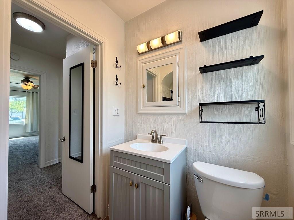 323 E 13th Street Property Photo 17
