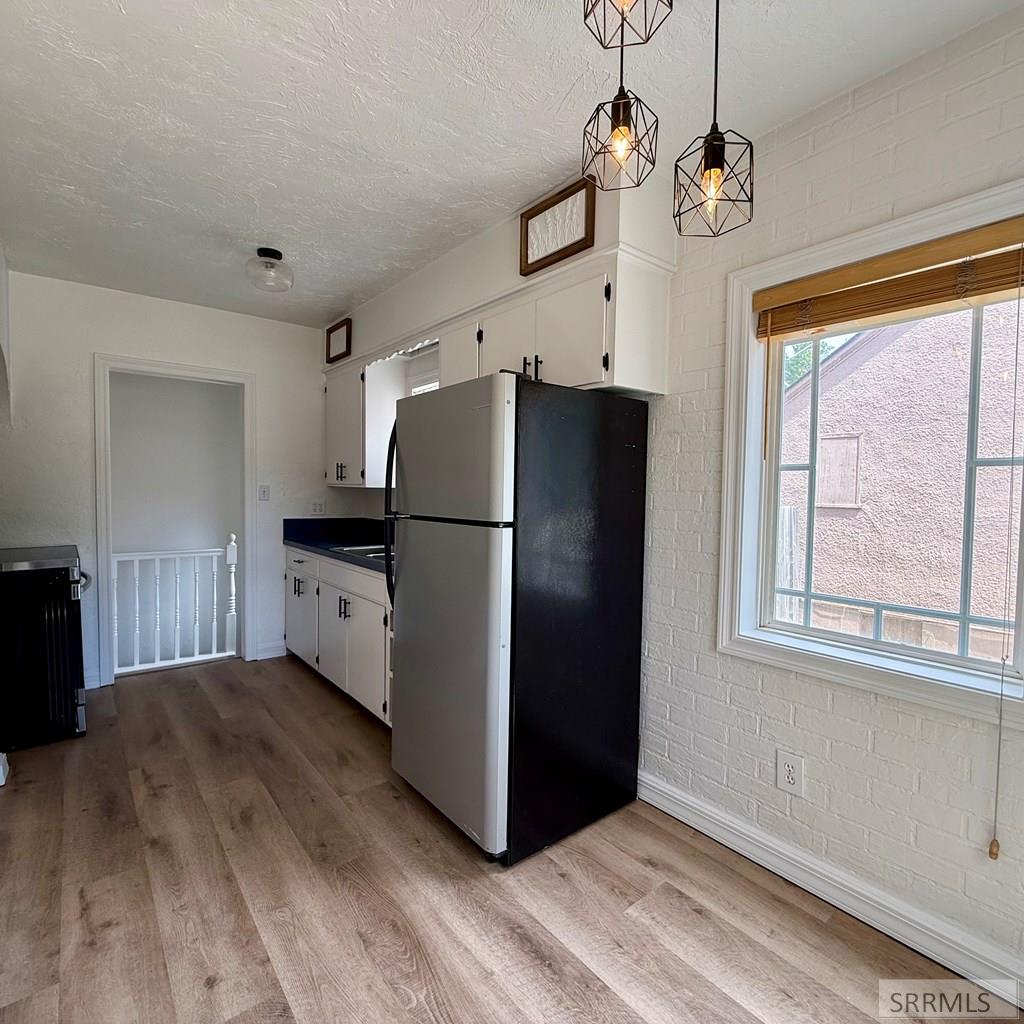 323 E 13th Street Property Photo 20