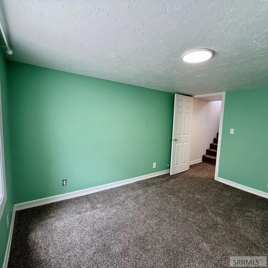 323 E 13th Street Property Photo 29