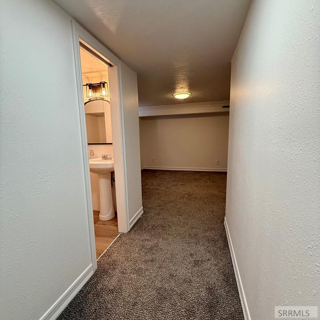 323 E 13th Street Property Photo 30