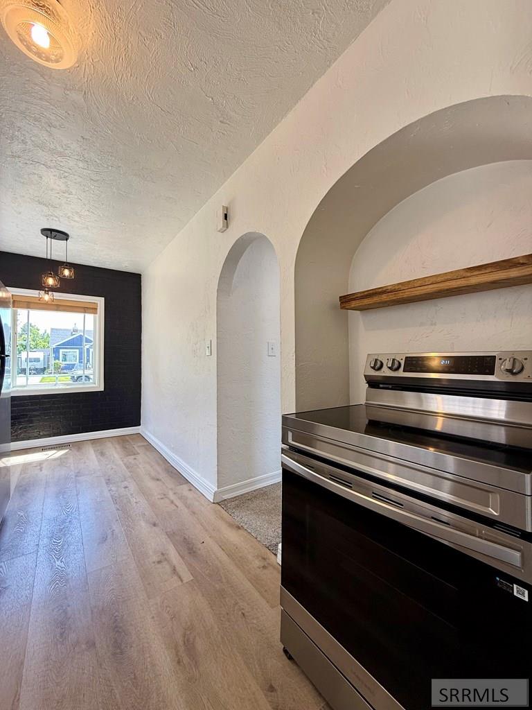 323 E 13th Street Property Photo 45