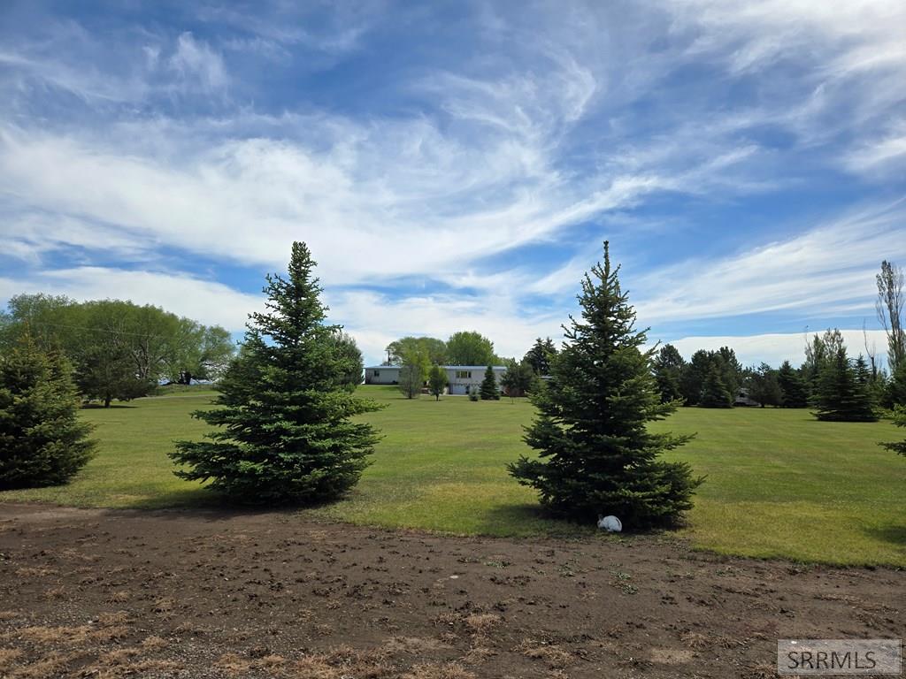 674 N 2800 E Property Photo 3