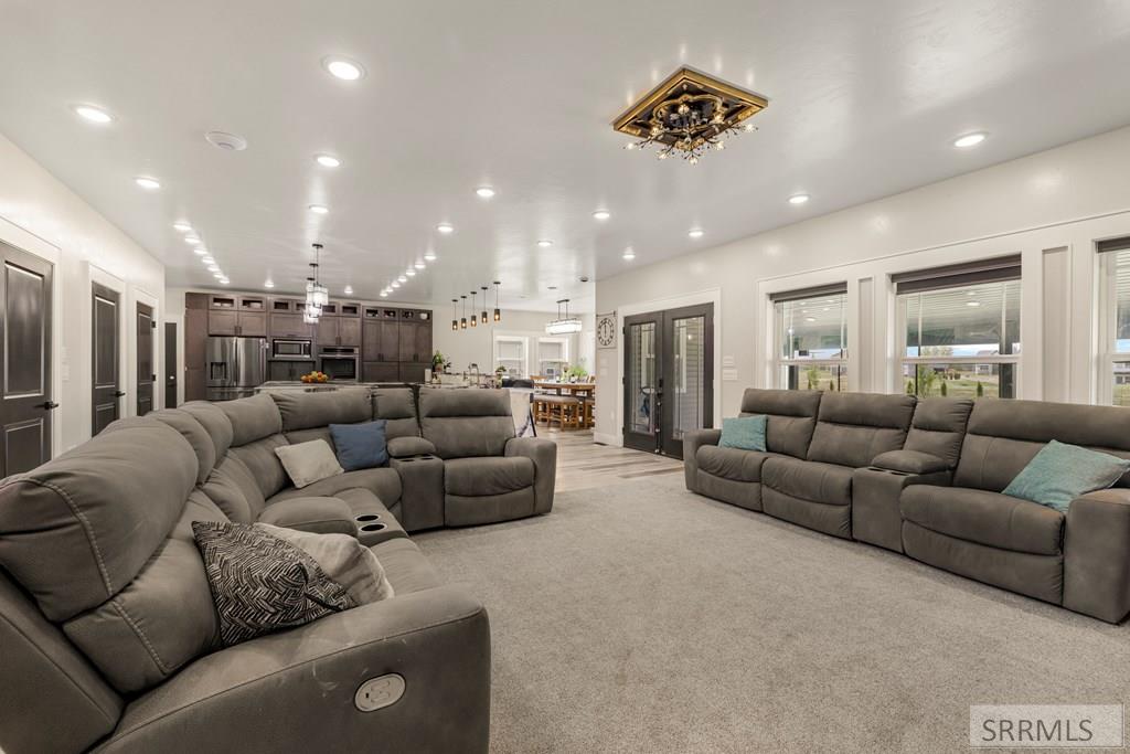3735 Hirschi Loop Road Property Photo 8