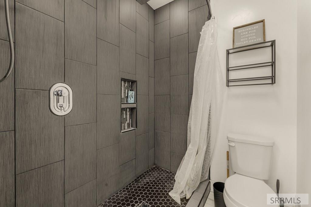 3735 Hirschi Loop Road Property Photo 44