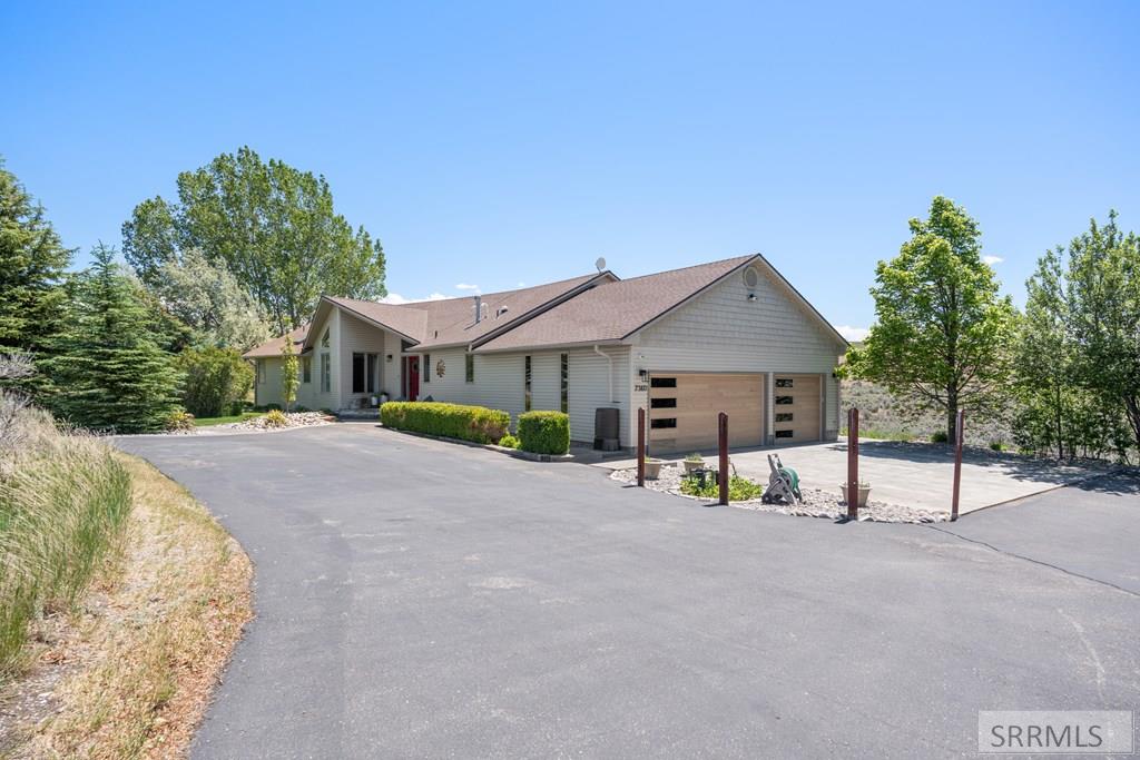 7160 E Rimrock Drive Property Photo 2