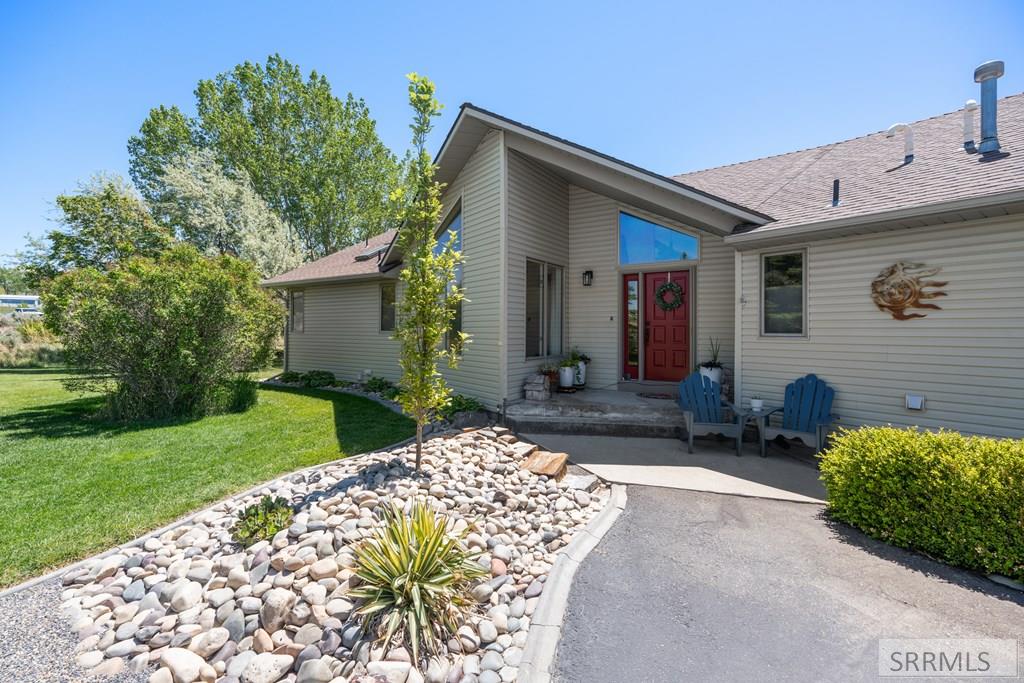 7160 E Rimrock Drive Property Photo 4