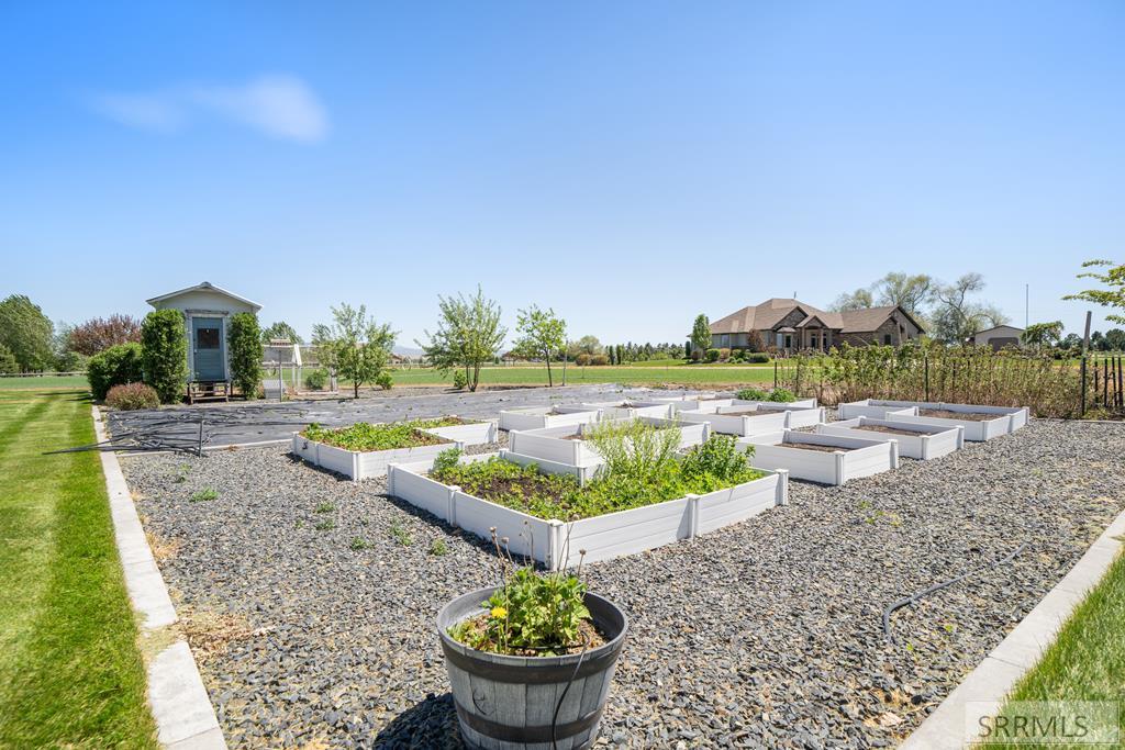 1059 N 575 E Property Photo 15