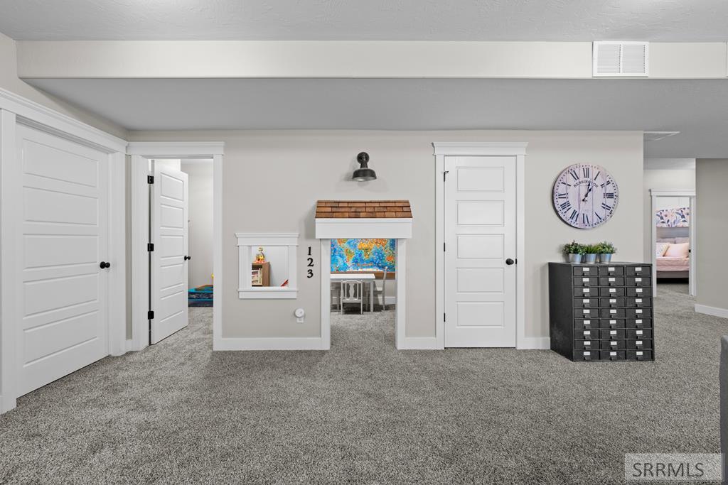 1059 N 575 E Property Photo 56