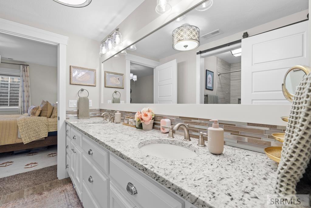 1059 N 575 E Property Photo 68