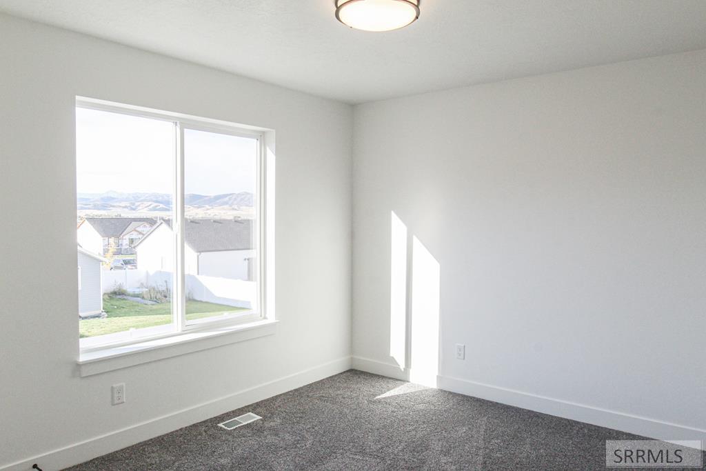 2857 N Grant Avenue Property Photo 21