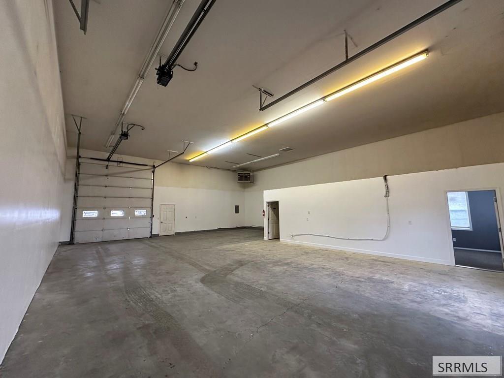 3821 Professional Way Property Photo 5