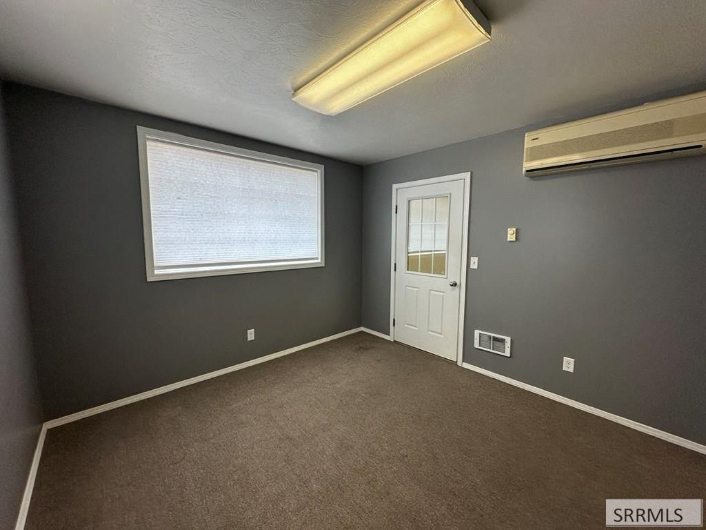 3821 Professional Way Property Photo 9