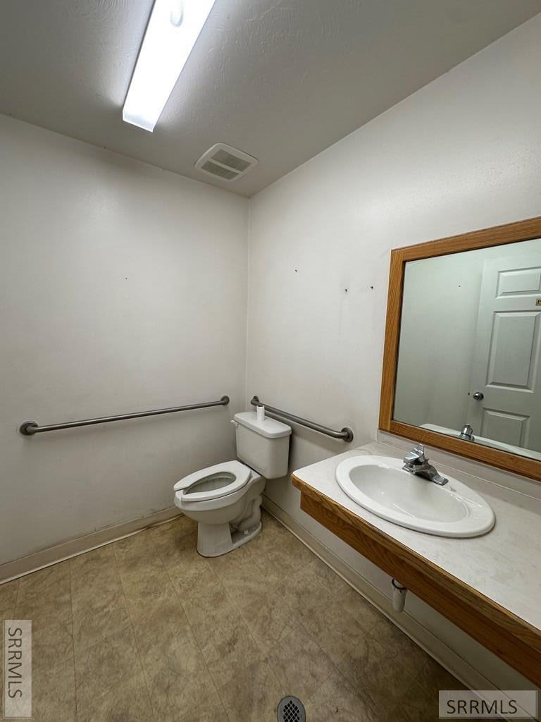 3821 Professional Way Property Photo 16
