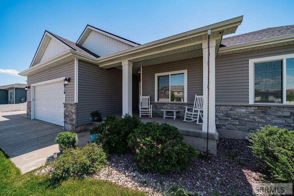 2910 E Larson Drive Property Photo 5