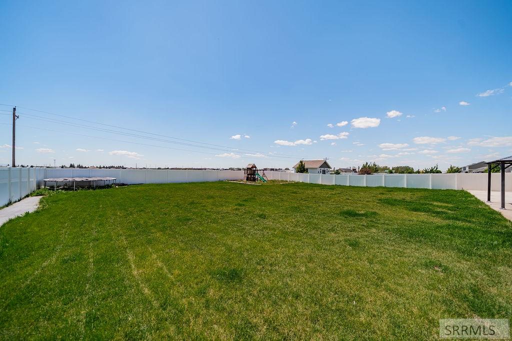 2910 E Larson Drive Property Photo 40